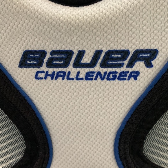 Bauer Challenger Shoulder Pad Jr. - Picture 4 of 4